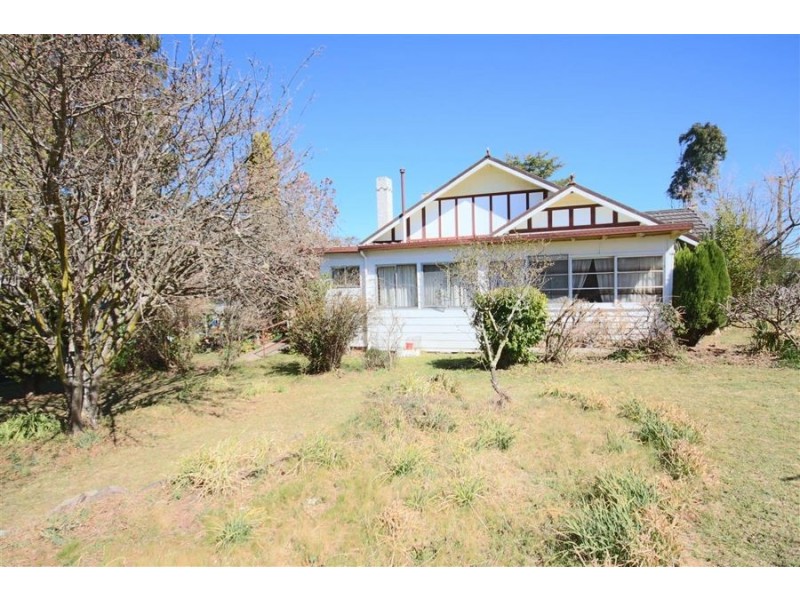 87 Martin Street, Tenterfield NSW 2372