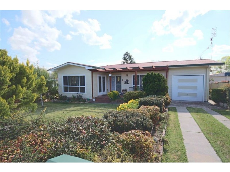 145 Bulwer Street, Tenterfield NSW 2372