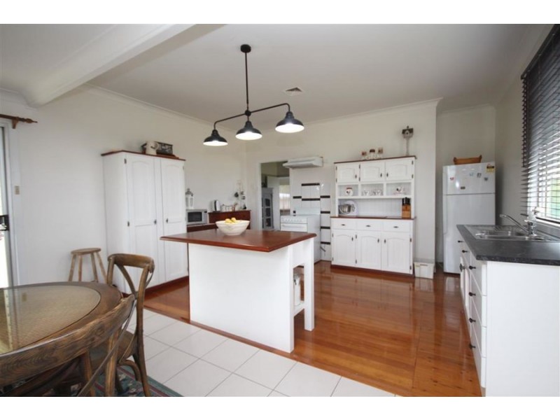 41 Clifton Street, Tenterfield NSW 2372