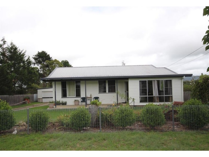 41 Clifton Street, Tenterfield NSW 2372