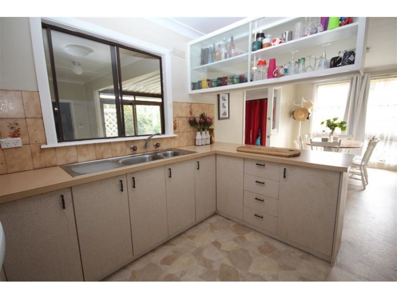 80 Logan Street, Tenterfield NSW 2372