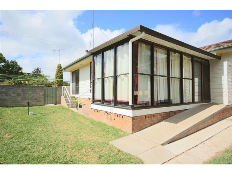 80 Logan Street, Tenterfield NSW 2372