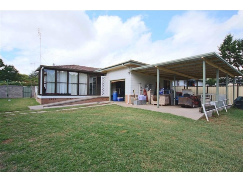 80 Logan Street, Tenterfield NSW 2372