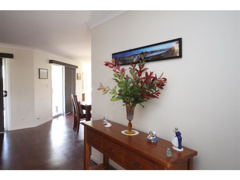 11 Parkes Drive, Tenterfield NSW 2372