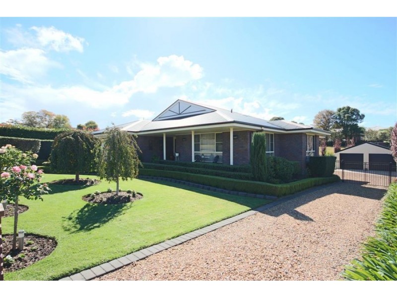 70 Riley Street, Tenterfield NSW 2372