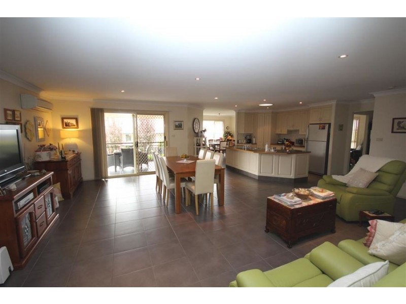 70 Riley Street, Tenterfield NSW 2372