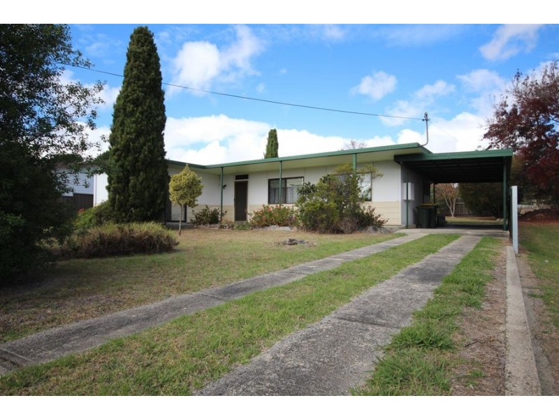 69 Clive Street, Tenterfield NSW 2372