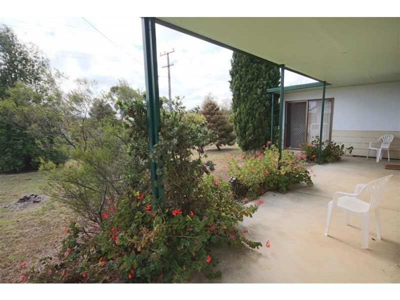 69 Clive Street, Tenterfield NSW 2372