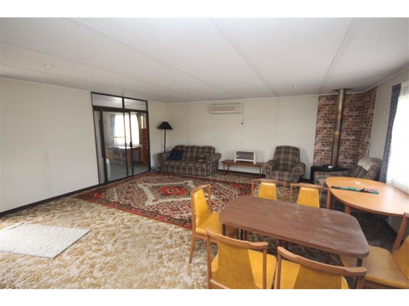 69 Clive Street, Tenterfield NSW 2372