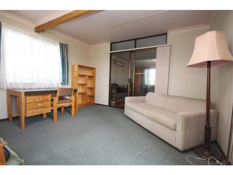 69 Clive Street, Tenterfield NSW 2372