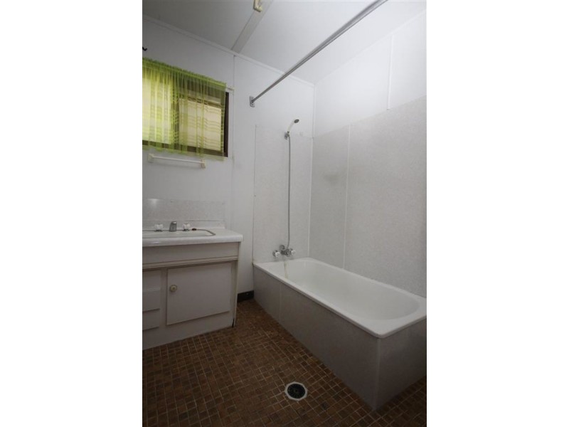 69 Clive Street, Tenterfield NSW 2372