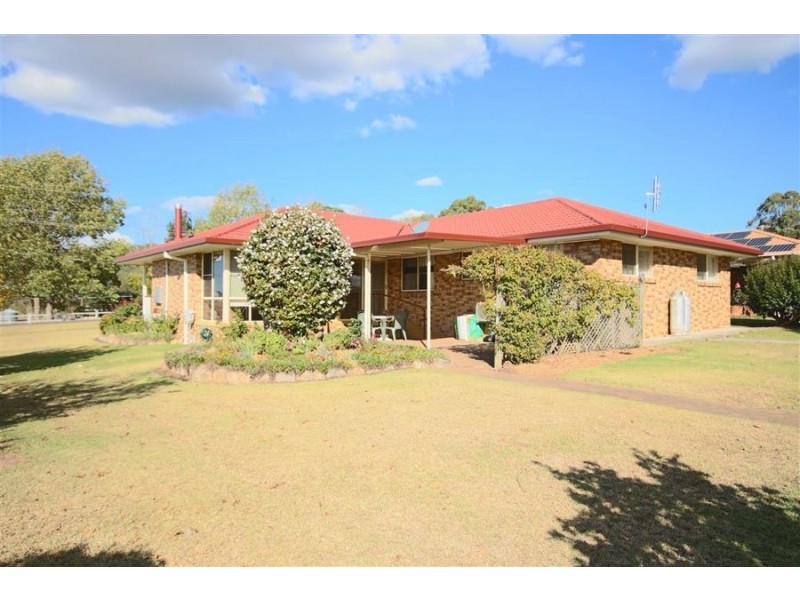 28 East Street, Tenterfield NSW 2372