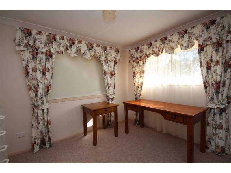 28 East Street, Tenterfield NSW 2372