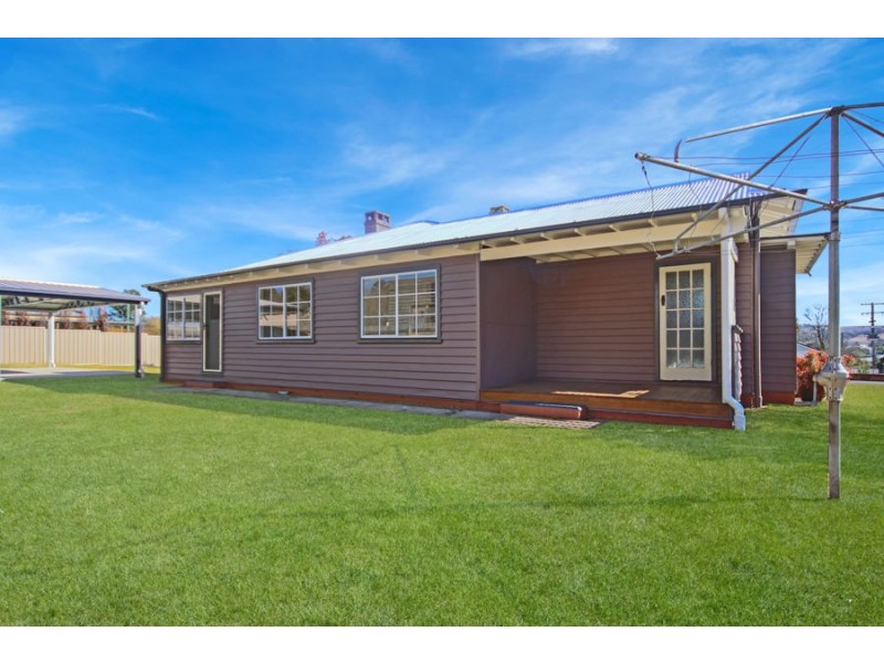 61 Clive Street, Tenterfield NSW 2372