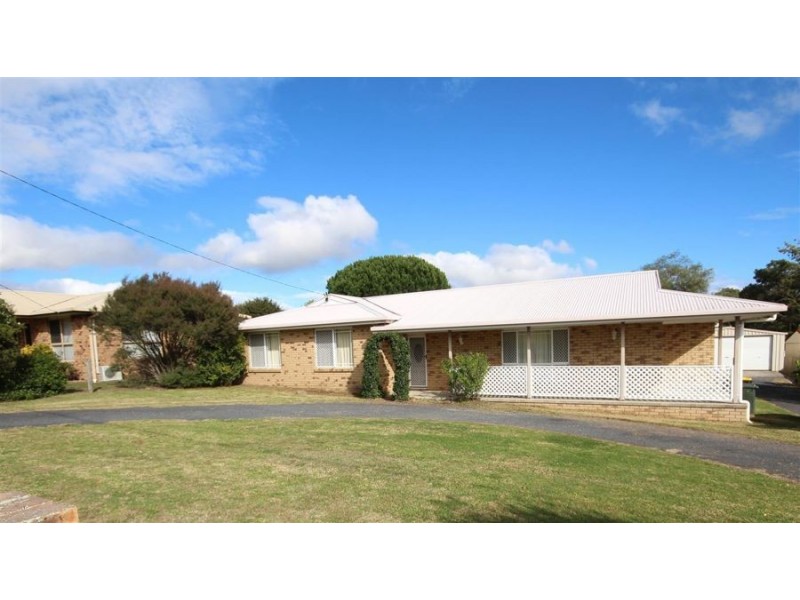 225 Bulwer Street, Tenterfield NSW 2372