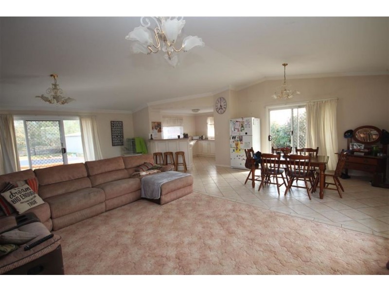 225 Bulwer Street, Tenterfield NSW 2372