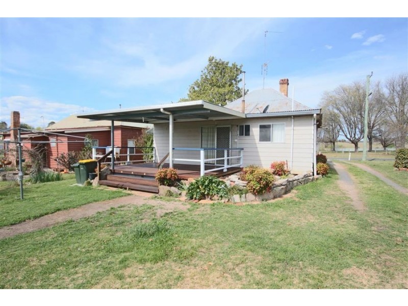 92 Wood Street, Tenterfield NSW 2372