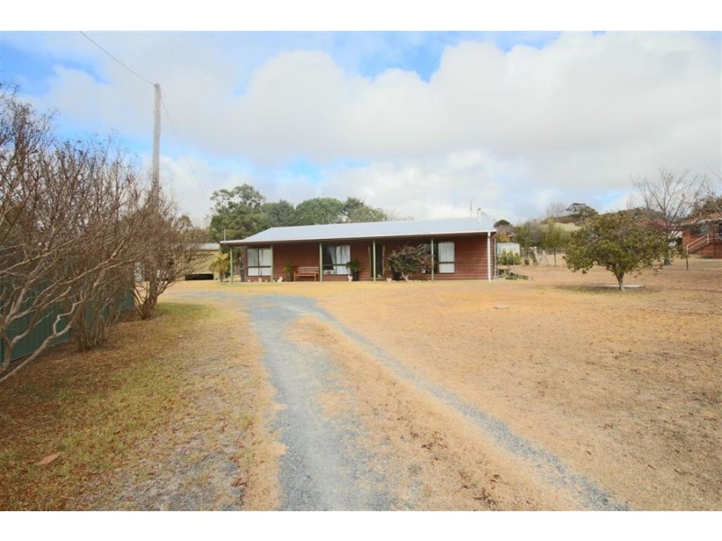 59 Riley Street, Tenterfield NSW 2372