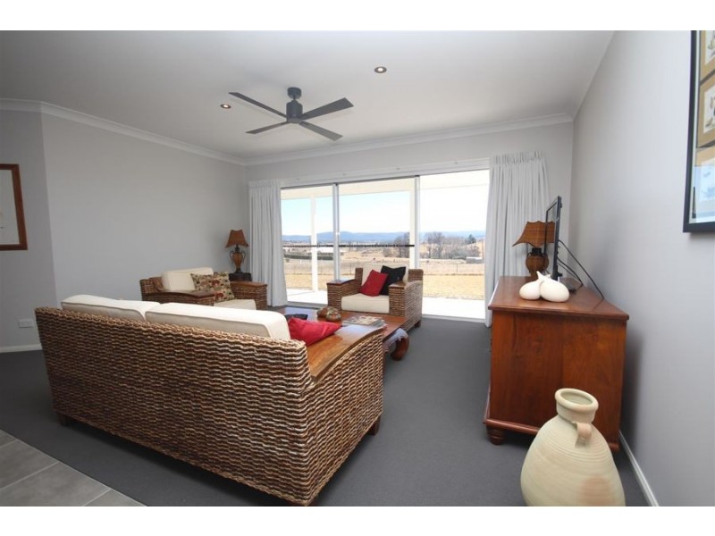 303 East Street, Tenterfield NSW 2372