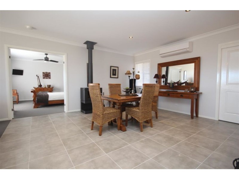 303 East Street, Tenterfield NSW 2372