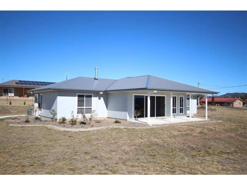 303 East Street, Tenterfield NSW 2372