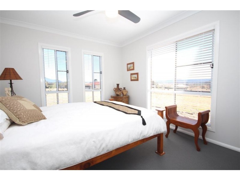 303 East Street, Tenterfield NSW 2372