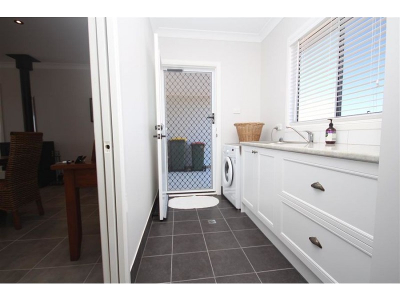 303 East Street, Tenterfield NSW 2372