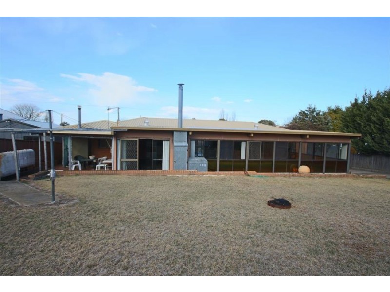 26 Duncan Street, Tenterfield NSW 2372