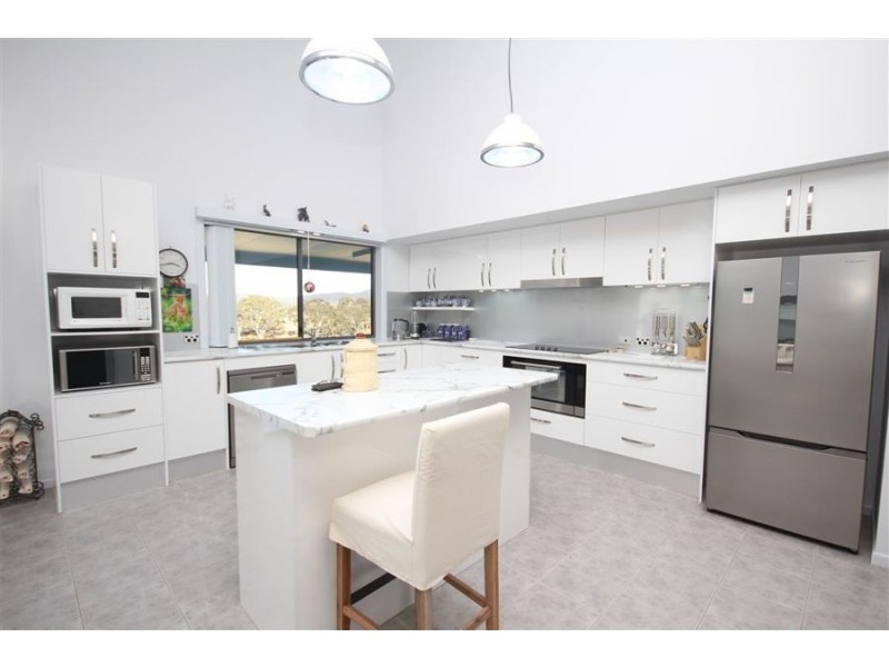 90 Neagles Lane, Tenterfield NSW 2372
