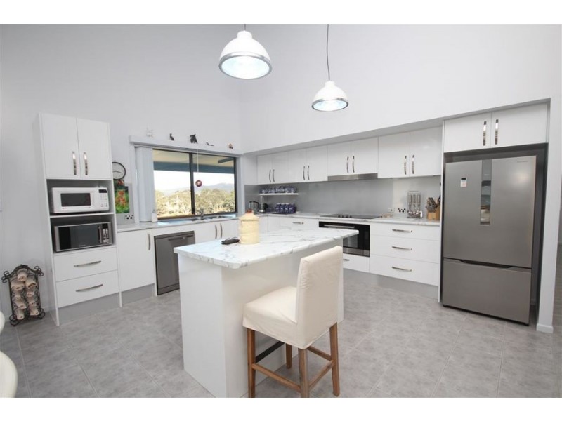 90 Neagles Lane, Tenterfield NSW 2372