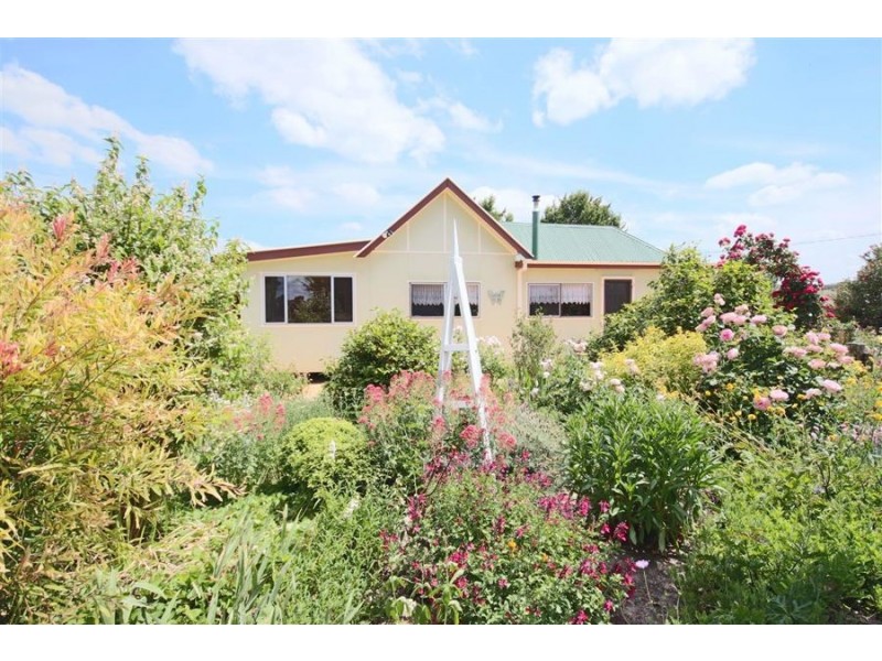 9 Drummond street, Tenterfield NSW 2372