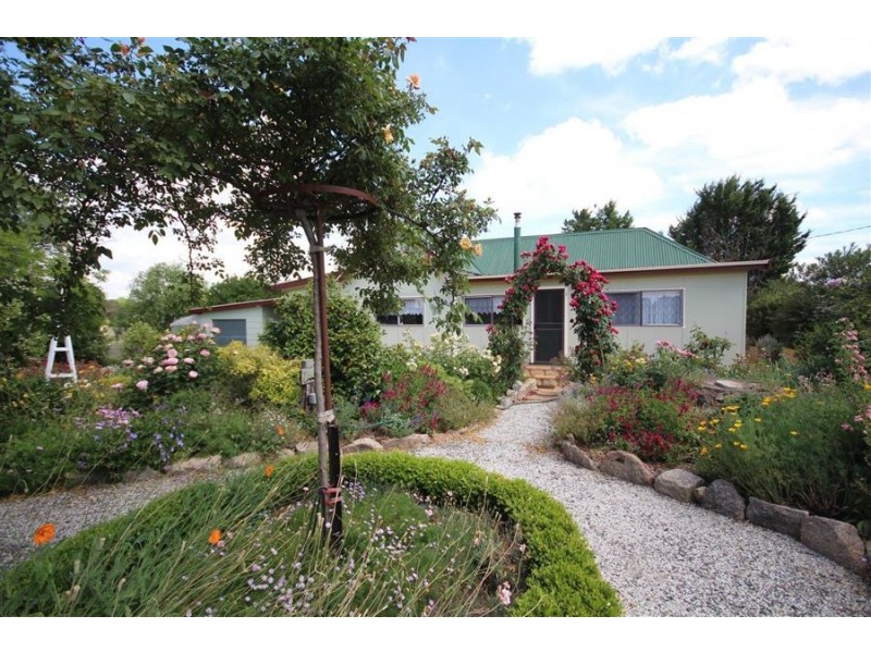 9 Drummond street, Tenterfield NSW 2372