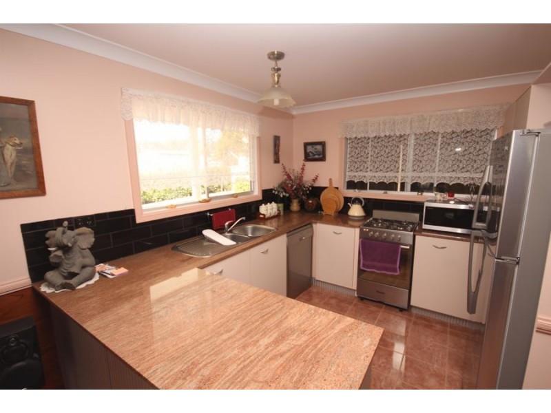 223 Douglas Street, Tenterfield NSW 2372