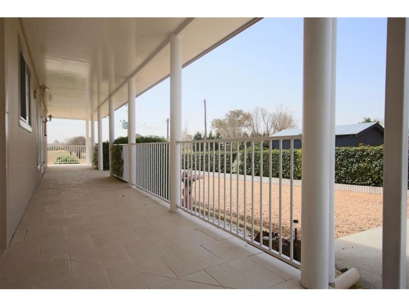 223 Douglas Street, Tenterfield NSW 2372