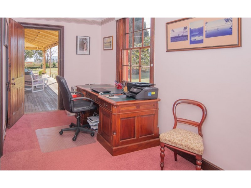 101 Douglas Street, Tenterfield NSW 2372