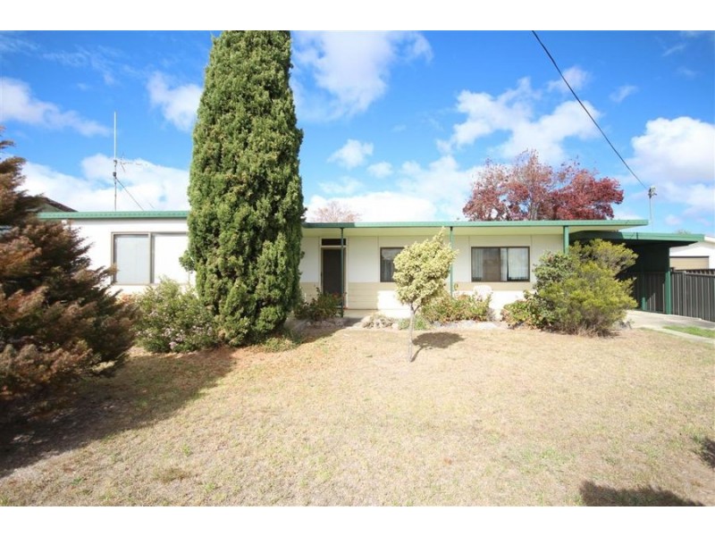 69 Clive Street, Tenterfield NSW 2372