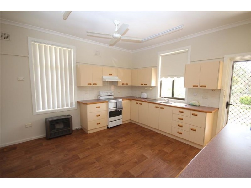 76 Bulwer Street, Tenterfield NSW 2372