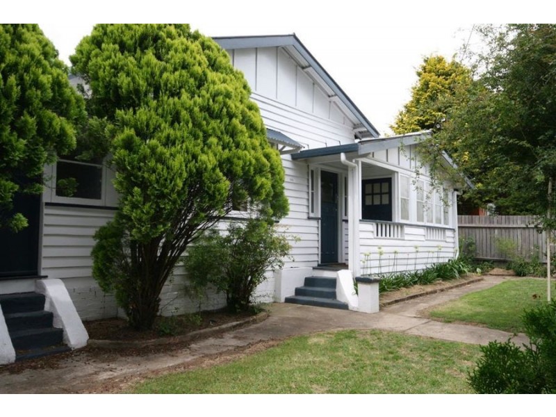 106 Molesworth Street, Tenterfield NSW 2372
