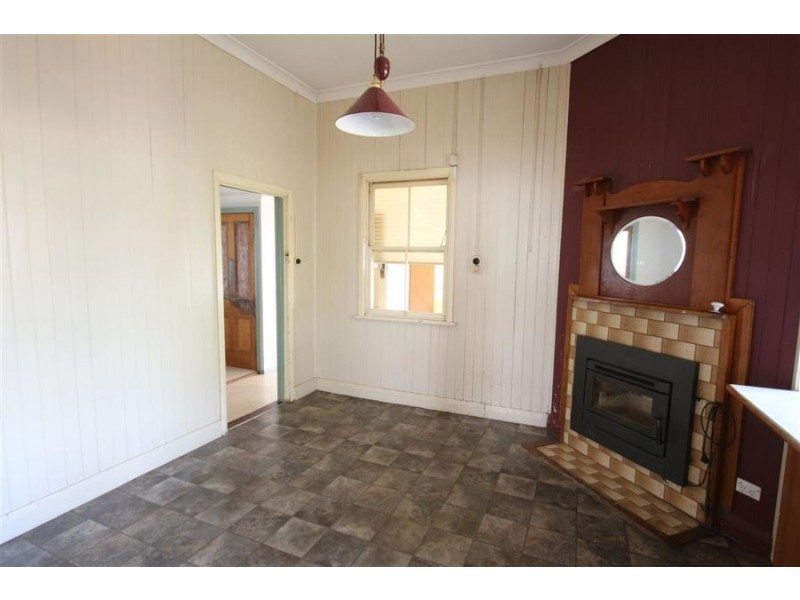 106 Molesworth Street, Tenterfield NSW 2372