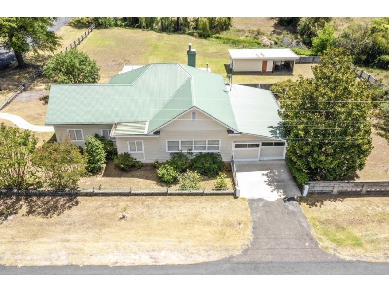 163 Logan Street, Tenterfield NSW 2372