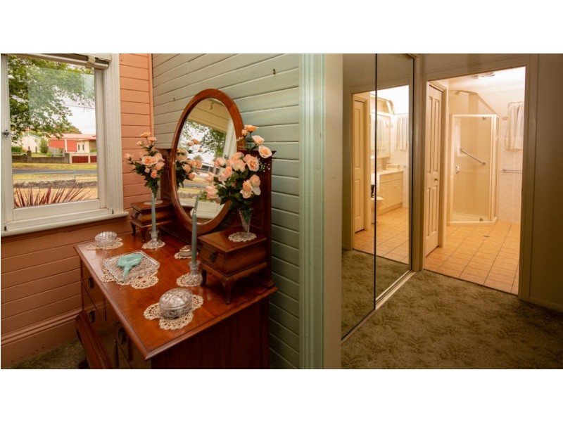 163 Logan Street, Tenterfield NSW 2372