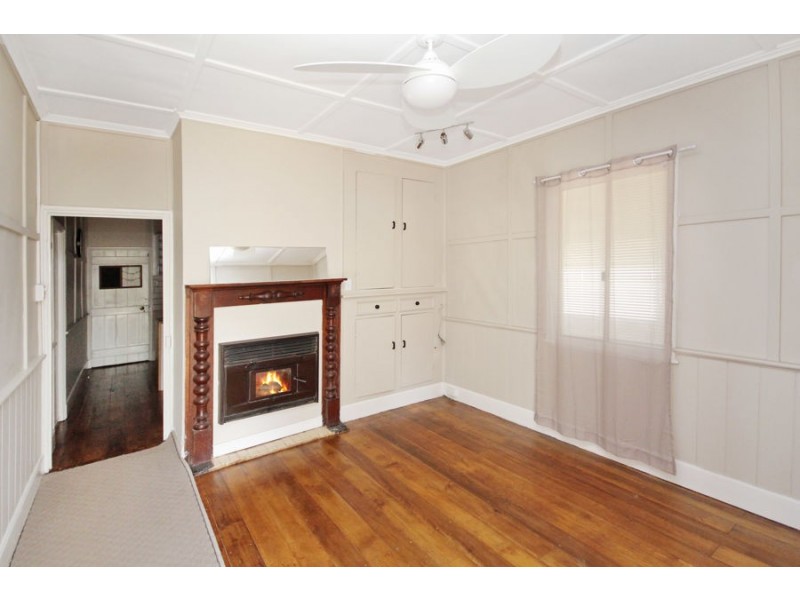 2 Wood Street, Tenterfield NSW 2372