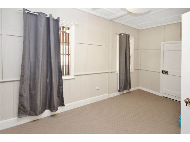 2 Wood Street, Tenterfield NSW 2372