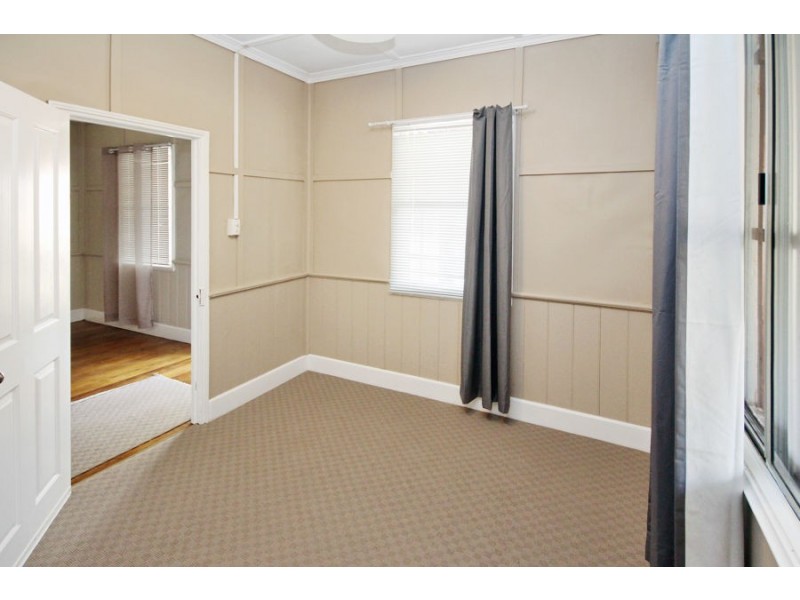 2 Wood Street, Tenterfield NSW 2372