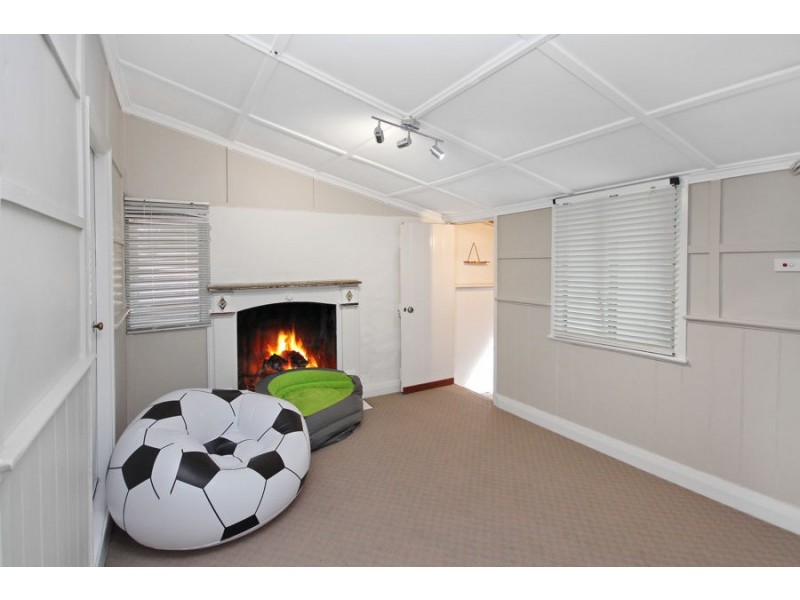 2 Wood Street, Tenterfield NSW 2372