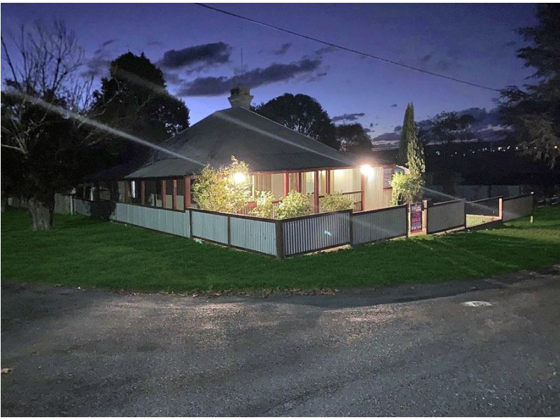 2 Wood Street, Tenterfield NSW 2372