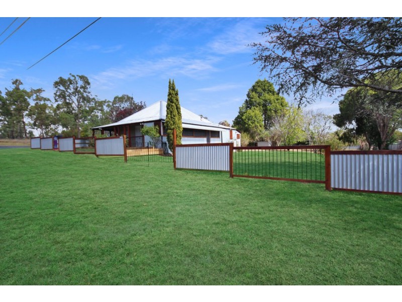 2 Wood Street, Tenterfield NSW 2372