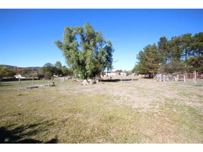 49 Molesworth Street, Tenterfield NSW 2372