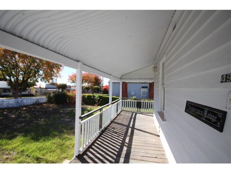 49 Molesworth Street, Tenterfield NSW 2372