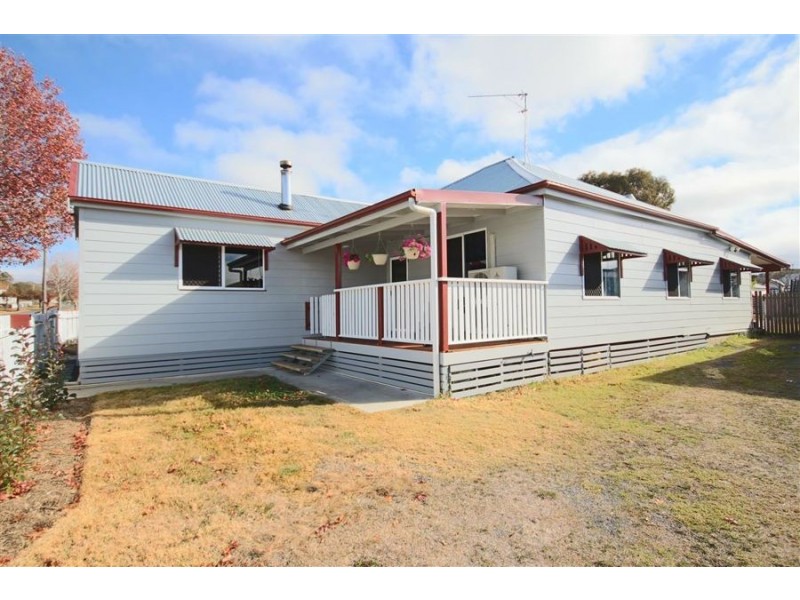 38 Margaret Street, Tenterfield NSW 2372